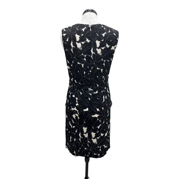 OSCAR DE LA RENTA 10 BLACK AND WHITE FLORAL STRETCH SILK SLEEVELESS SHIFT DRESS - Picture 4 of 6